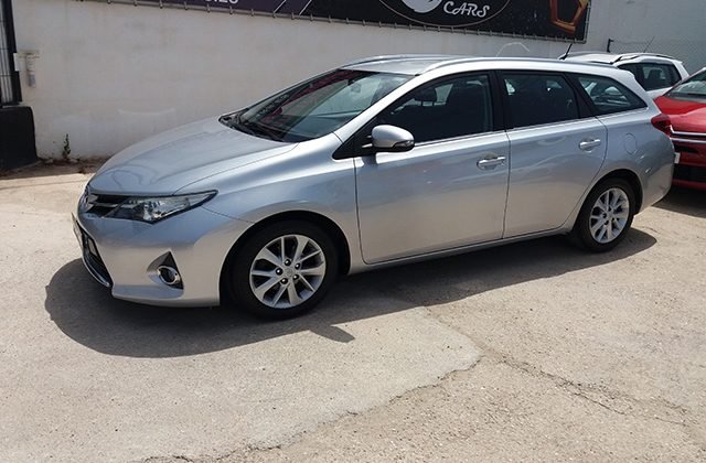 Toyota Auris Touring Sports 90D Active